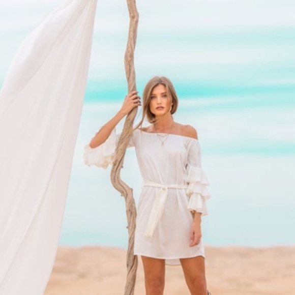 NWT Saint Mojavi Caprice Cream Off the Shoulder Ruffle Dress Size Medium - Picture 3 of 10